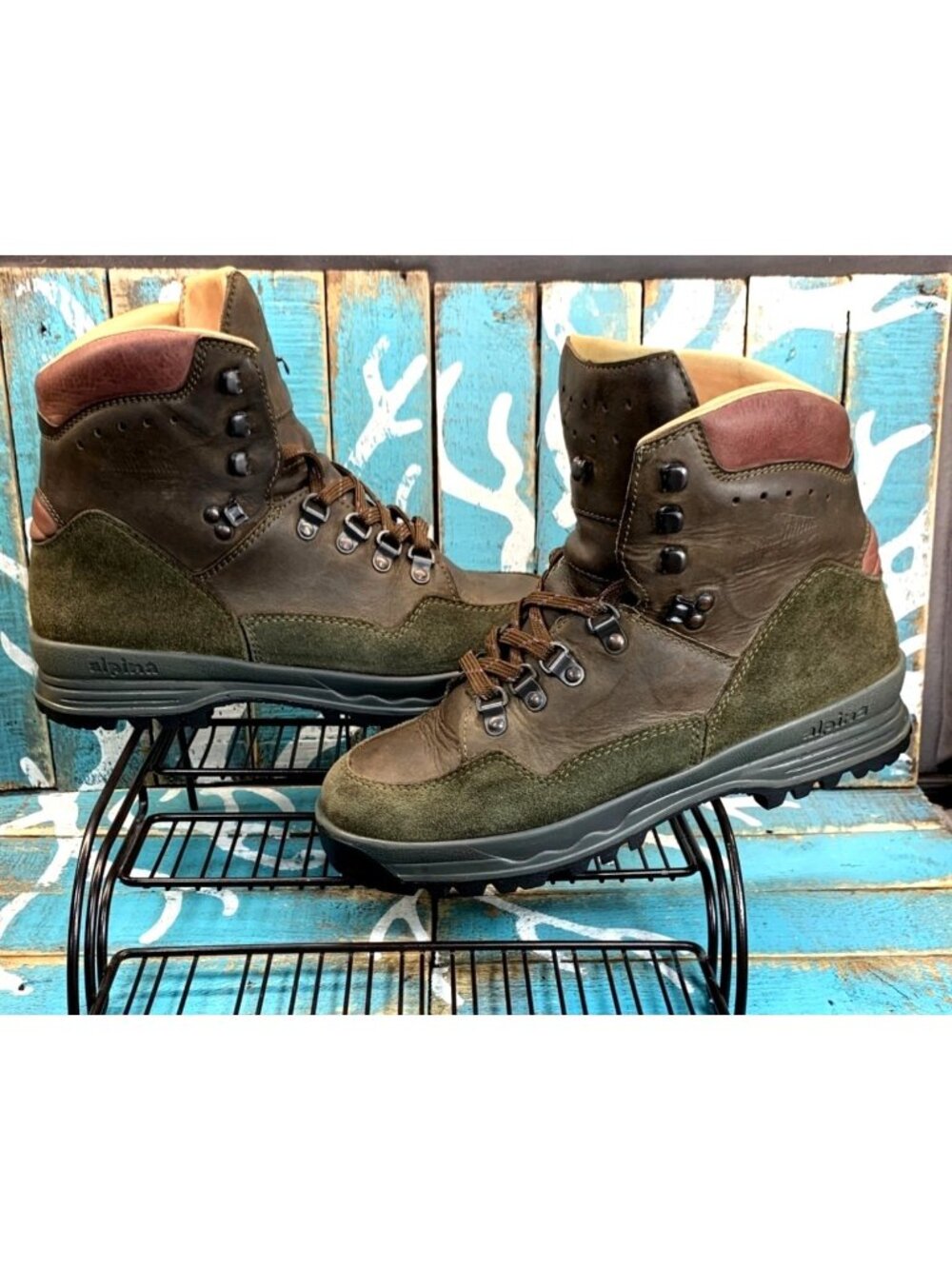 VTG Alpina Hiking Boots Brown Suede Italian Leather Vibram Soles Men UK 9/ US 10